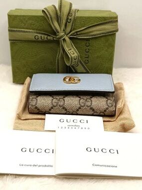 Gucci GG Marmont Leather 6-Key
Case Blue